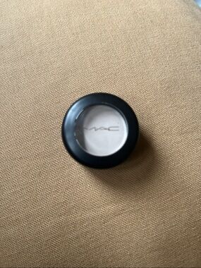 MAC EYESHADOW MYLAR SATIN